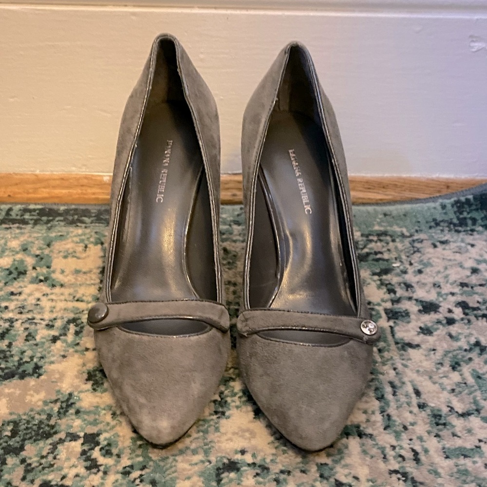 ✨💄Preppy Banana Republic Pumps 💄✨